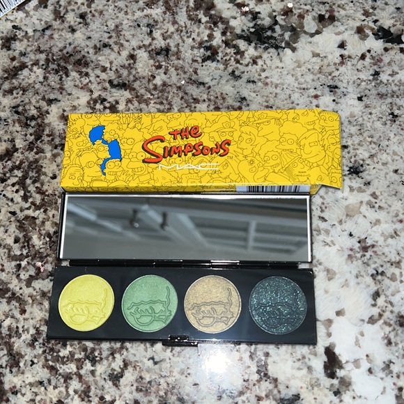 NWB! Mac Cosmetics The Simpsons Eyeshadow Quad In That Trillion Dollar Look.